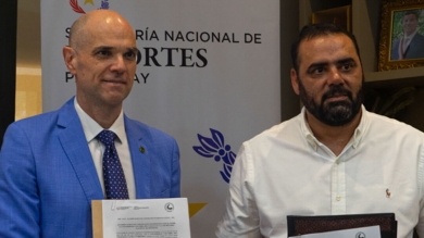 Dr. Javier Battilana Urbieta, rector Universidad Columbia del Paraguay, y César Ramírez Caje, ministro secretario de Deportes.