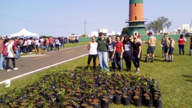 Alumnas de la UCPY participaron en el Plantatón 
