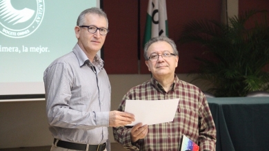 El Director de la carrera de Ingeniería en Informática Heriberto Pintos (Izquierda)  con Francisco Gill (Derecha) 