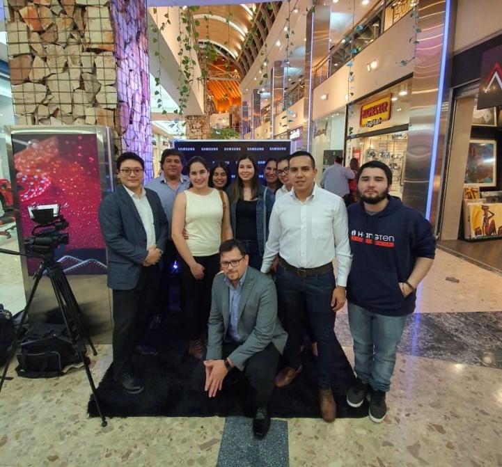 Extensión Universitaria: Visita Técnica a la inauguración de la tienda Samsung Store Paraguay