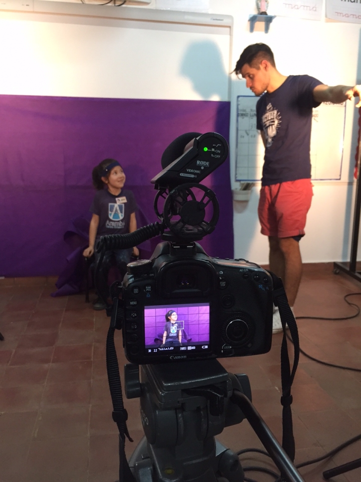 Taller de actuación de cámaras para niños en el Centro Educativo Arambé