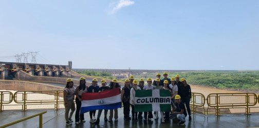 Ciencias Empresariales participa de visita a Itaipú
